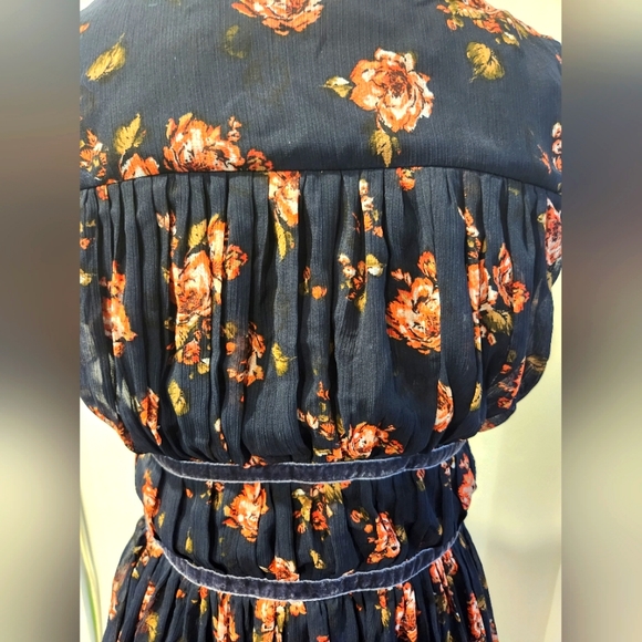 Abercrombie & Fitch Floral Dress - Picture 4 of 6